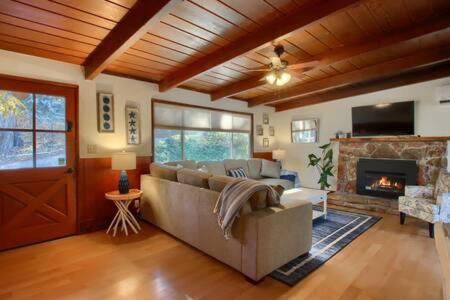 Blue Door Cottage 12 Miles To Yosemite Bbq Oakhurst Bagian luar foto
